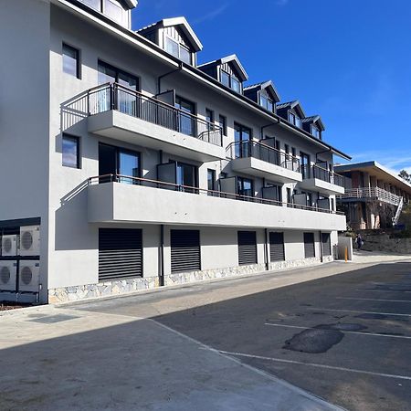 Lake Jindabyne Hotel Exterior photo