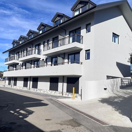 Lake Jindabyne Hotel Exterior photo
