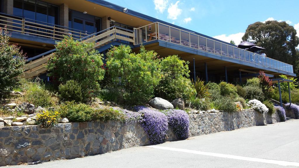 Lake Jindabyne Hotel Exterior photo
