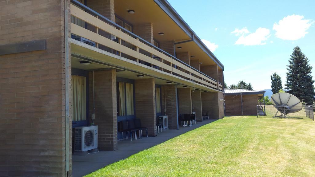 Lake Jindabyne Hotel Exterior photo