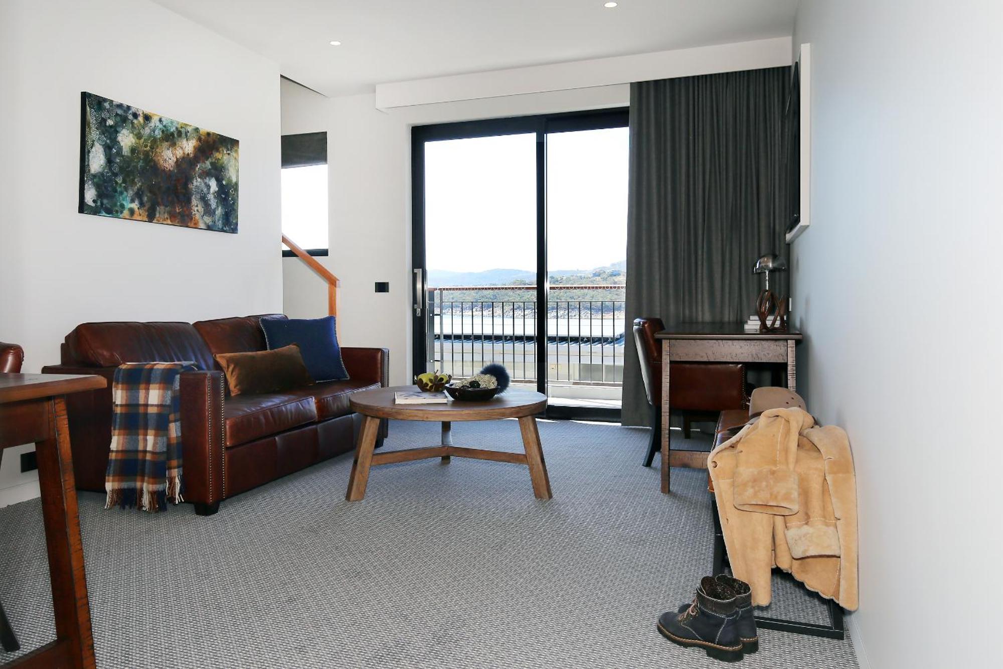 Lake Jindabyne Hotel Exterior photo