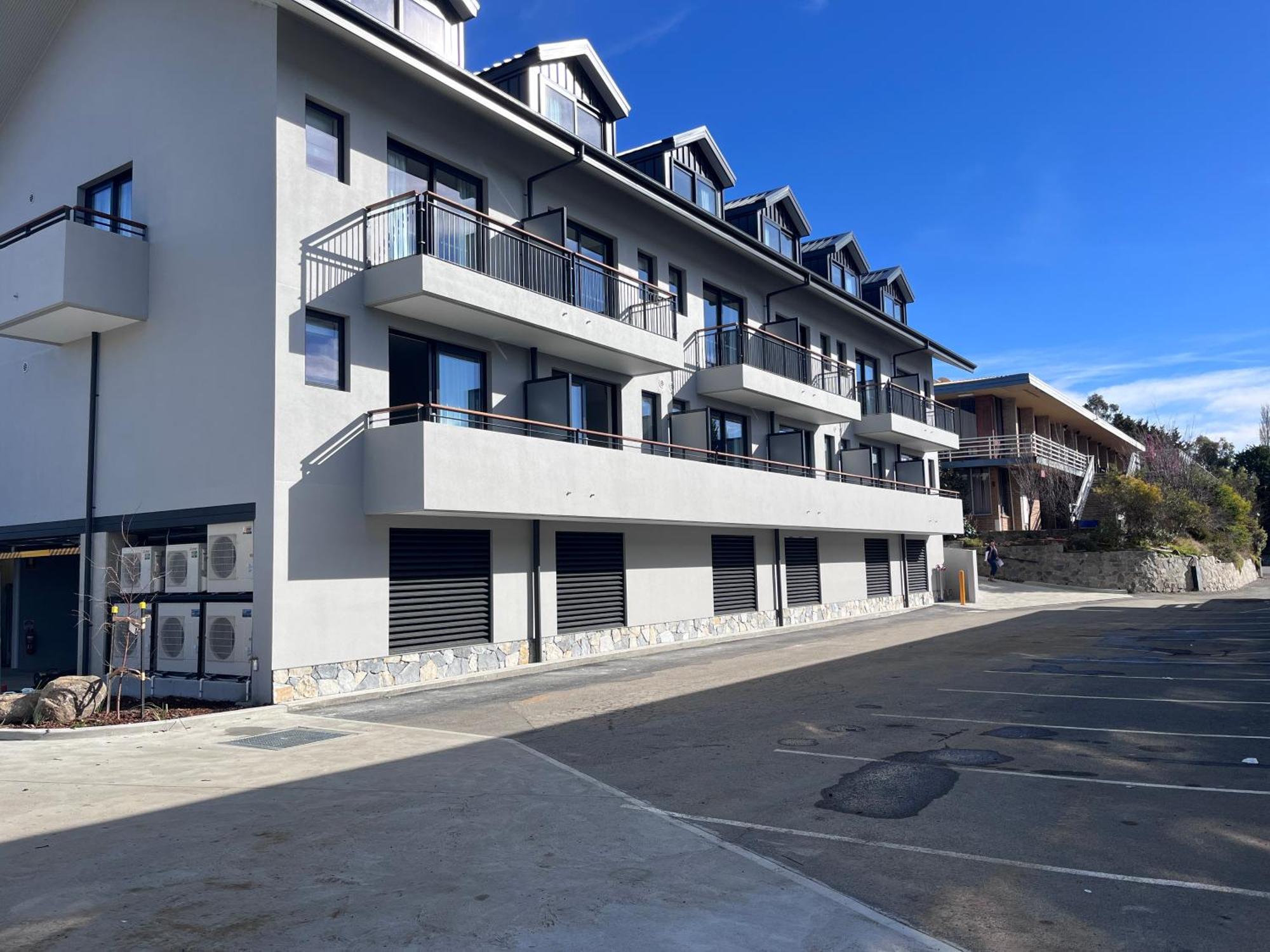 Lake Jindabyne Hotel Exterior photo