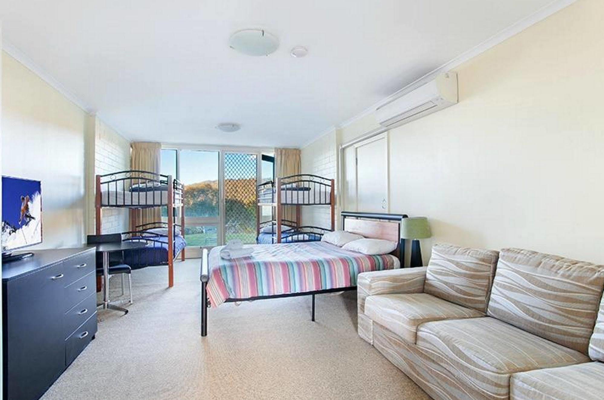Lake Jindabyne Hotel Exterior photo