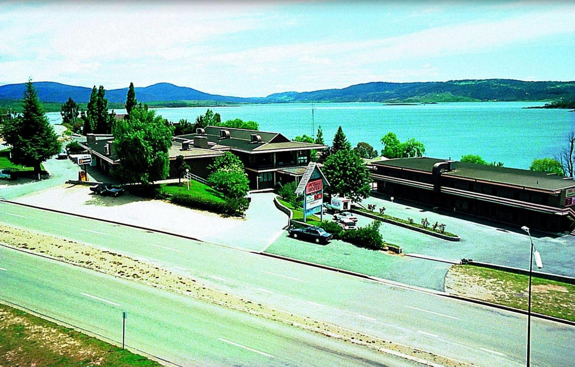 Lake Jindabyne Hotel Exterior photo