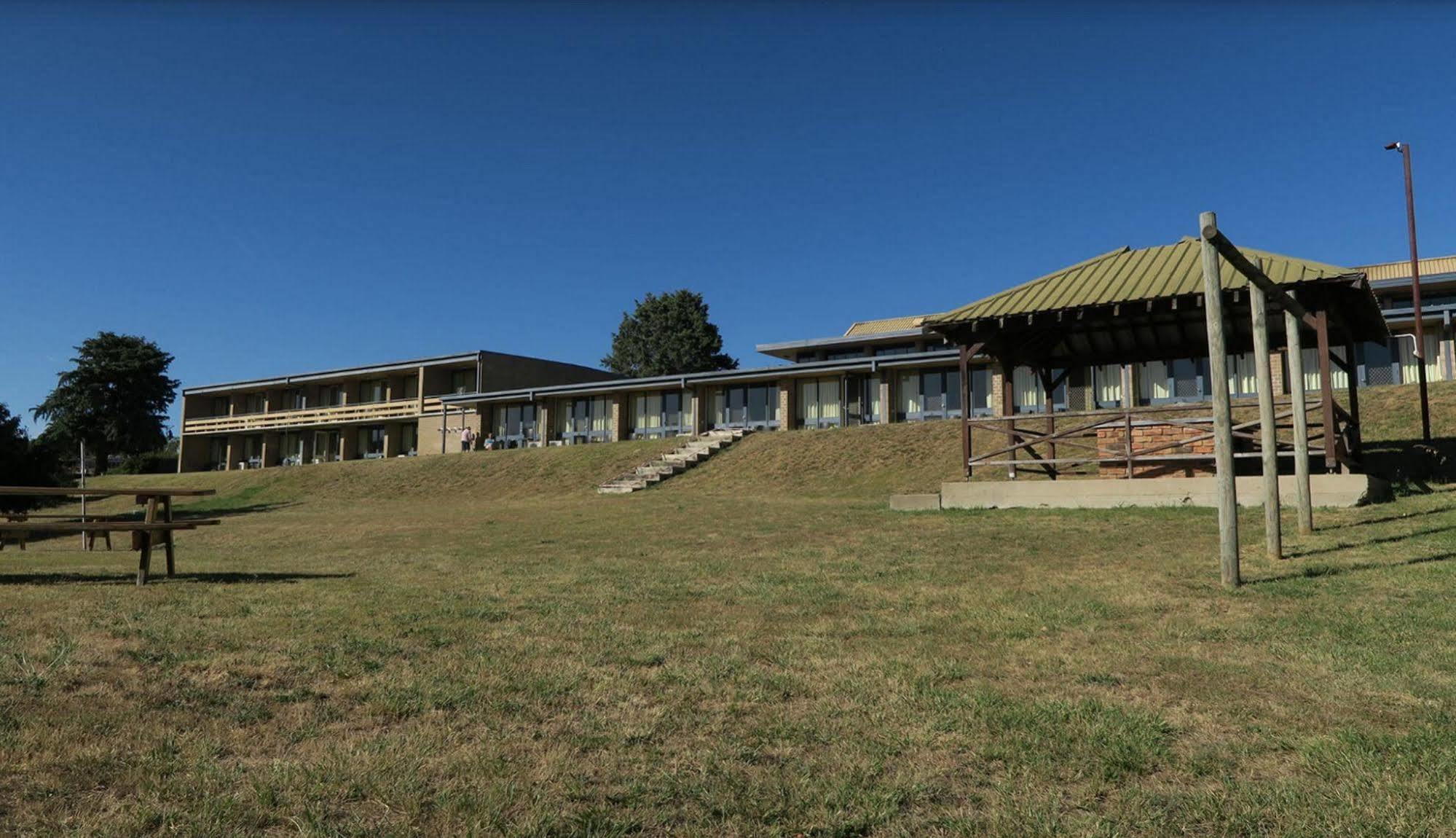 Lake Jindabyne Hotel Exterior photo