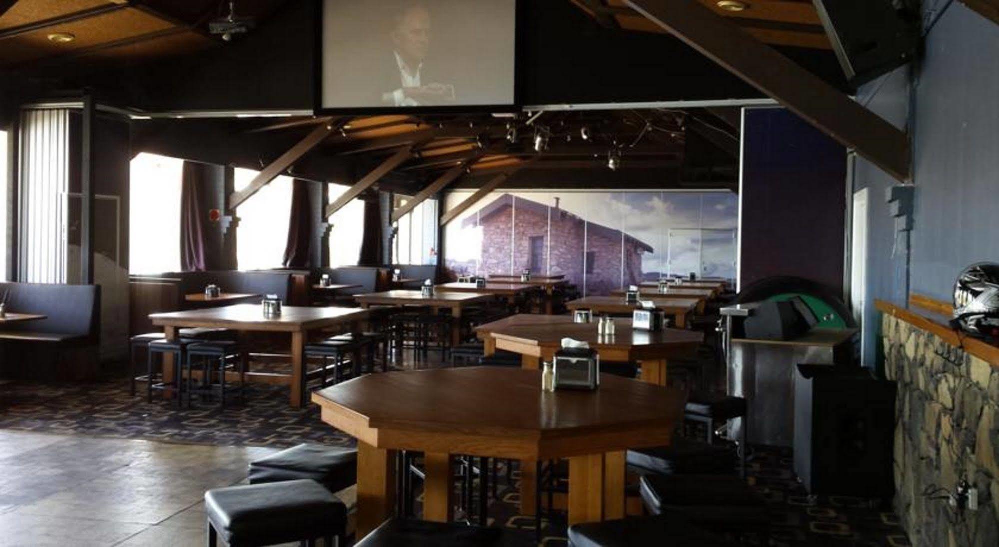 Lake Jindabyne Hotel Exterior photo