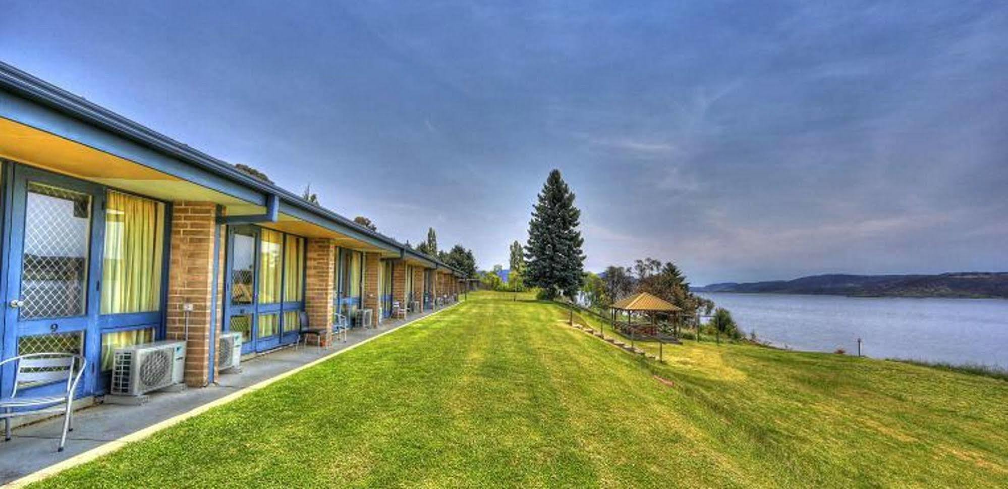 Lake Jindabyne Hotel Exterior photo