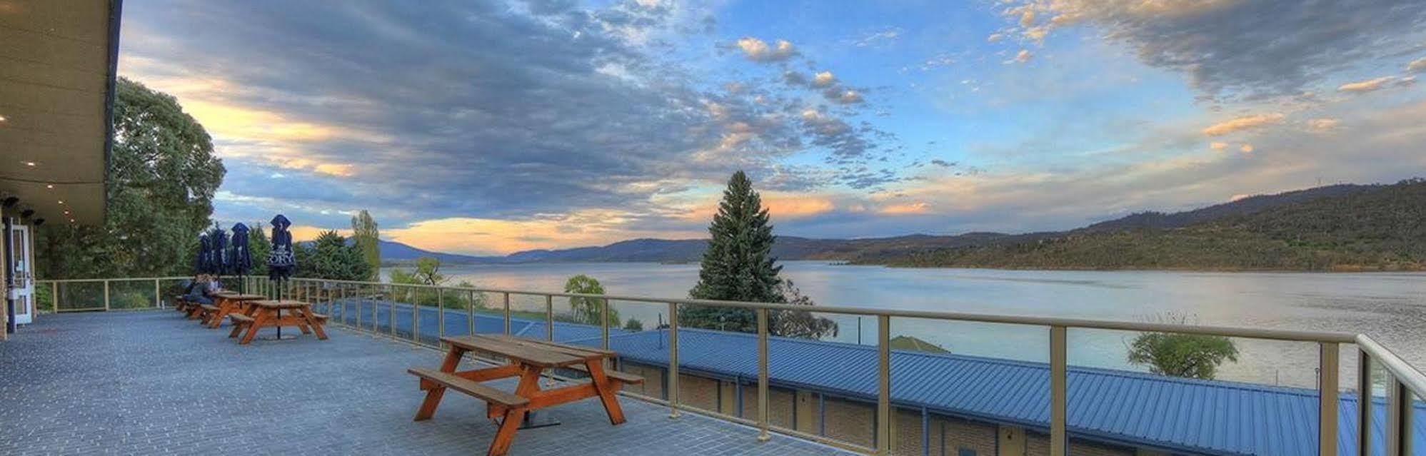 Lake Jindabyne Hotel Exterior photo